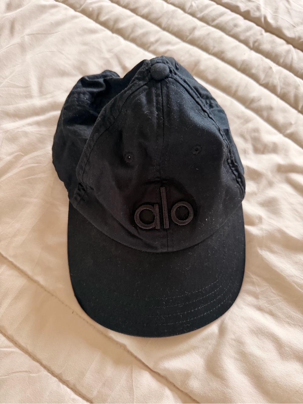 ALO Yoga Kids Black Embroidered Logo Cap